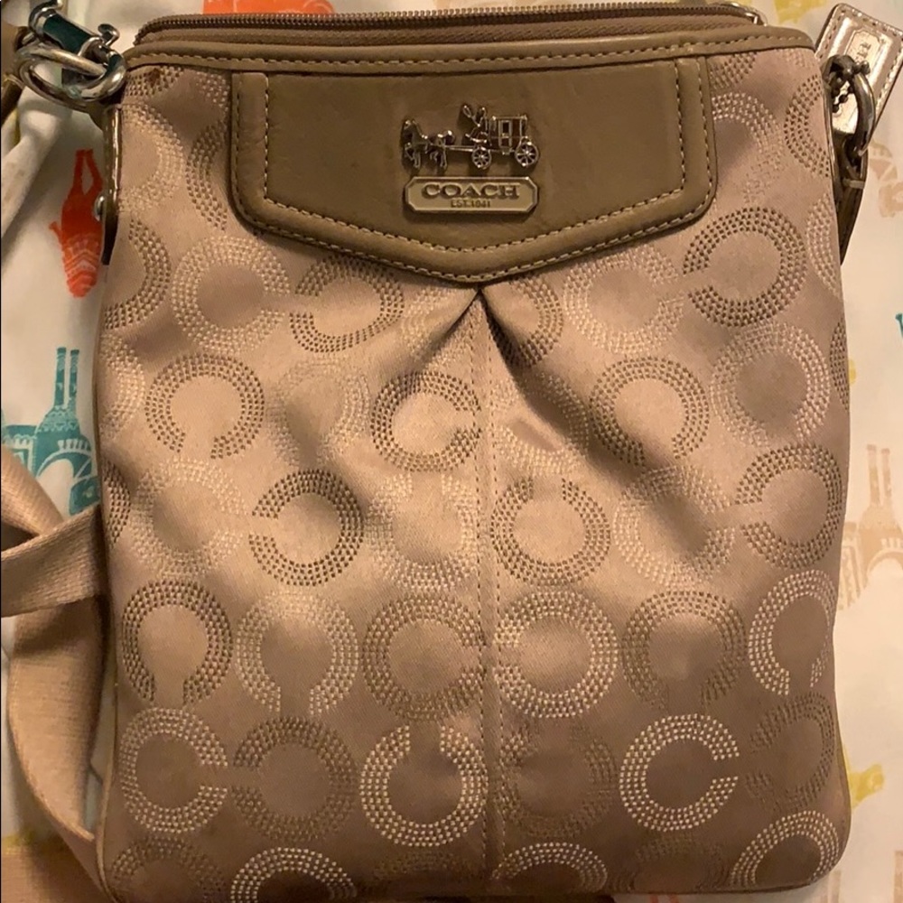 Gold coach swing pack